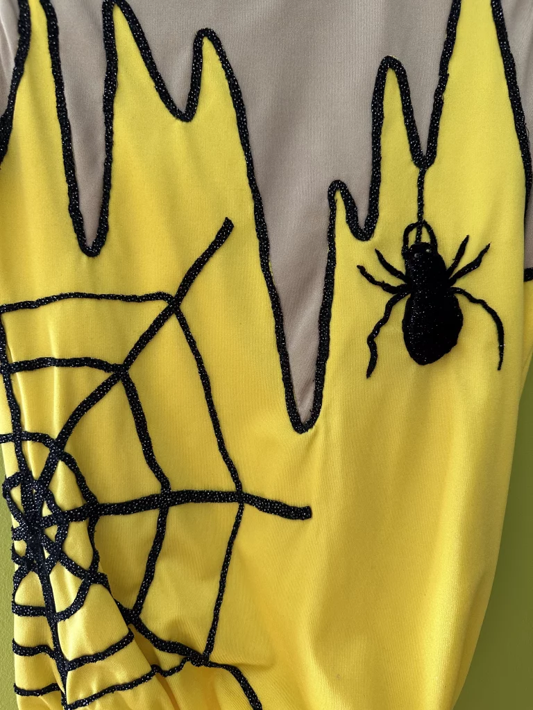 justaucorps jaune araignée