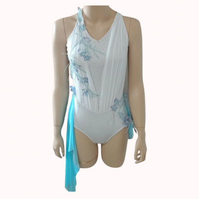 Justaucorps blanc avec voile
