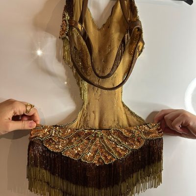 Le Coin Paillettes | Location et vente de tenues artistiques de seconde main 11 2FB5FDB2 3650 4B2F 8AE8 0BB6C7D9B45E