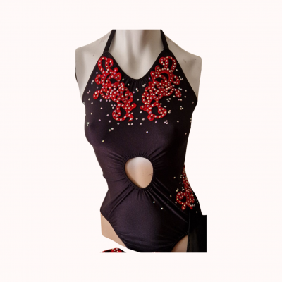 justaucorps rouge et noir